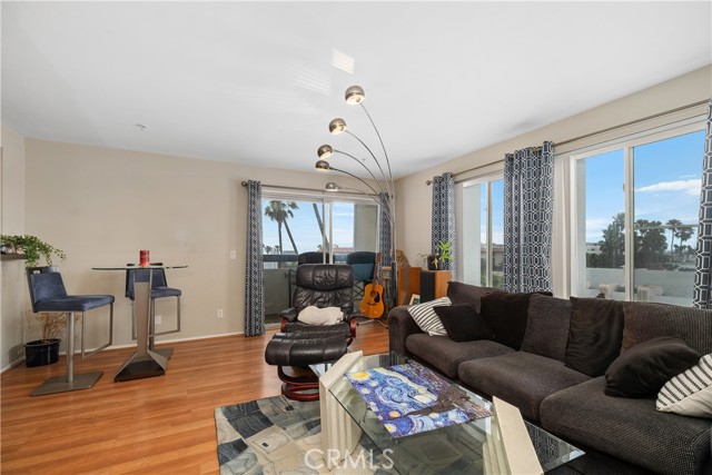 200 S. Catalina Ave, Redondo Beach CA: https://media.crmls.org/medias/79d151a9-2a3a-463b-8e64-d0699a544cc8.jpg