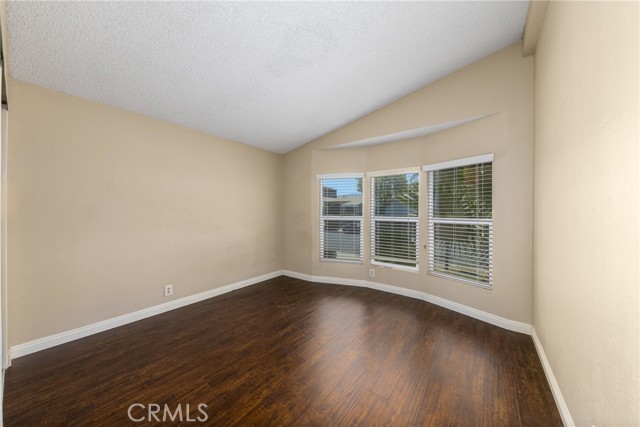 10412 Comstock Road, Corona CA: https://media.crmls.org/medias/79d177f2-4e1f-45d6-a83b-e92a9d4fd096.jpg
