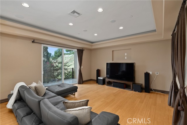 4630 Esparto Street, Woodland Hills CA: https://media.crmls.org/medias/79d1ad04-30de-49bb-bee0-29f05804ba16.jpg