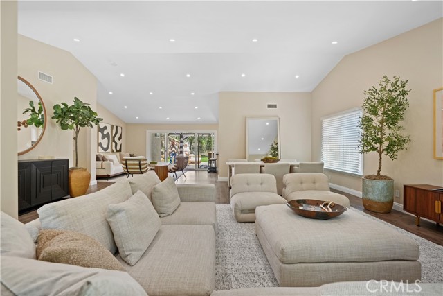 854 Rim Crest, Westlake Village CA: https://media.crmls.org/medias/79d25f0b-22d6-45e6-b920-4d36ba3a1d05.jpg