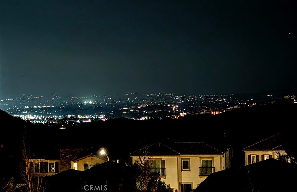 https://media.crmls.org/medias/79d2770d-79a1-4fb0-a063-fdc784fe039c.jpg?preset=X-Large