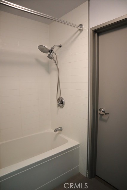 645 W 9th Street, Los Angeles CA: https://media.crmls.org/medias/79d36d41-ef66-433f-bcea-69b1a9cdba91.jpg