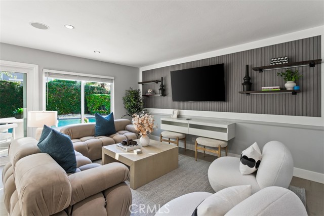 Detail Gallery Image 9 of 37 For 9882 Kings Canyon, Huntington Beach,  CA 92646 - 4 Beds | 2/1 Baths