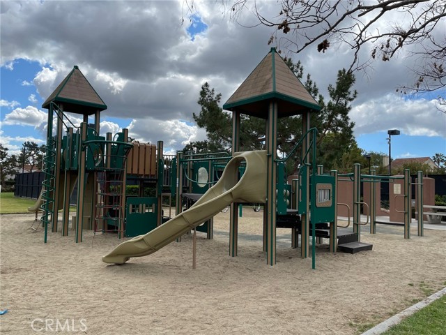 Detail Gallery Image 14 of 17 For 22 Laconia, Irvine,  CA 92614 - 3 Beds | 2/1 Baths
