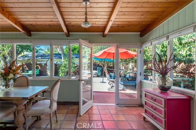 5223 Alhama Drive, Woodland Hills CA: https://media.crmls.org/medias/79d48e02-5503-41d7-8d04-72c7048e91f9.jpg