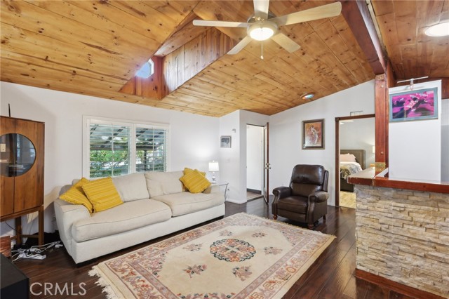 Detail Gallery Image 13 of 61 For 1165 Cherokee, Topanga,  CA 90290 - 3 Beds | 2 Baths