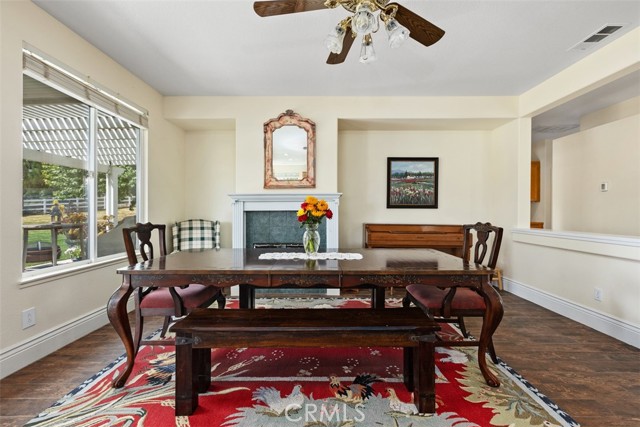 Detail Gallery Image 14 of 41 For 22455 Grand Ave, Wildomar,  CA 92595 - 3 Beds | 2 Baths