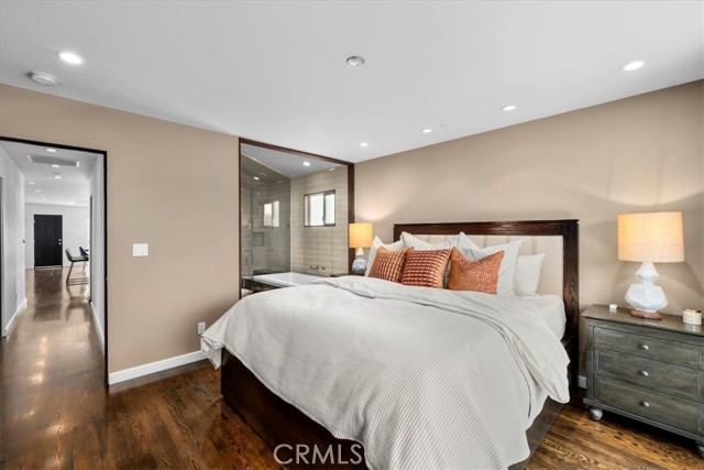 Detail Gallery Image 13 of 22 For 1049 14th St, Manhattan Beach,  CA 90266 - 3 Beds | 2 Baths