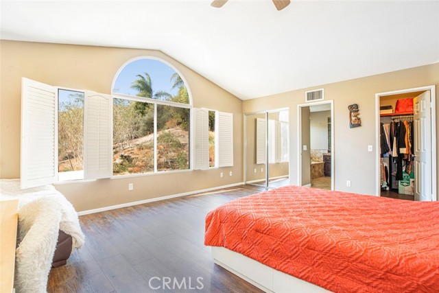 28741 Park Woodland Place, Saugus CA: https://media.crmls.org/medias/79d5f65d-d9f7-413d-94d8-cd075b8706c4.jpg