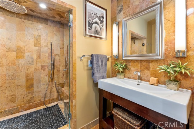 302 W Carter Avenue, Sierra Madre CA: https://media.crmls.org/medias/79d6795d-1638-425d-9bb1-7cb4794fc28a.jpg