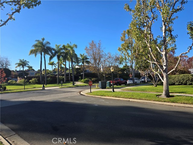 Detail Gallery Image 11 of 25 For 21 Laguna Ct, Manhattan Beach,  CA 90266 - 2 Beds | 2 Baths