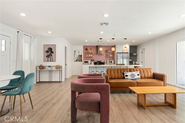 Detail Gallery Image 3 of 26 For 2214 Edna Dr, Santa Ana,  CA 92706 - 4 Beds | 3 Baths
