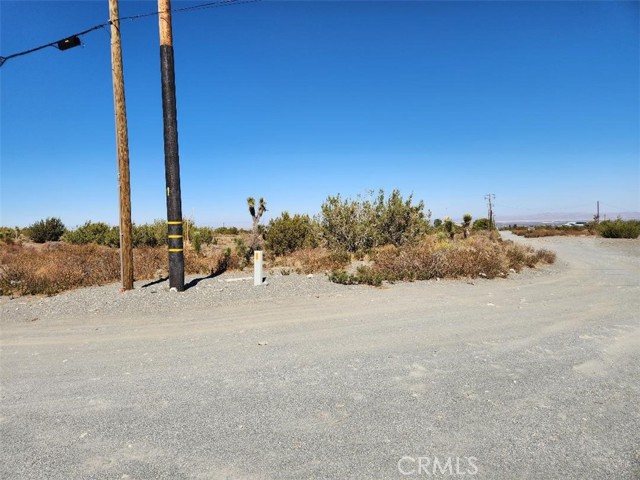 Detail Gallery Image 4 of 12 For 12 Cambria Rd, Pinon Hills,  CA 92372 - – Beds | – Baths