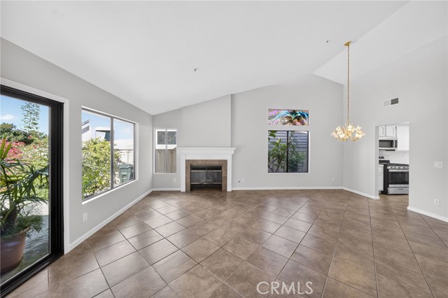 Detail Gallery Image 10 of 41 For 1786 Spyglass Cir, Vista,  CA 92081 - 2 Beds | 2 Baths