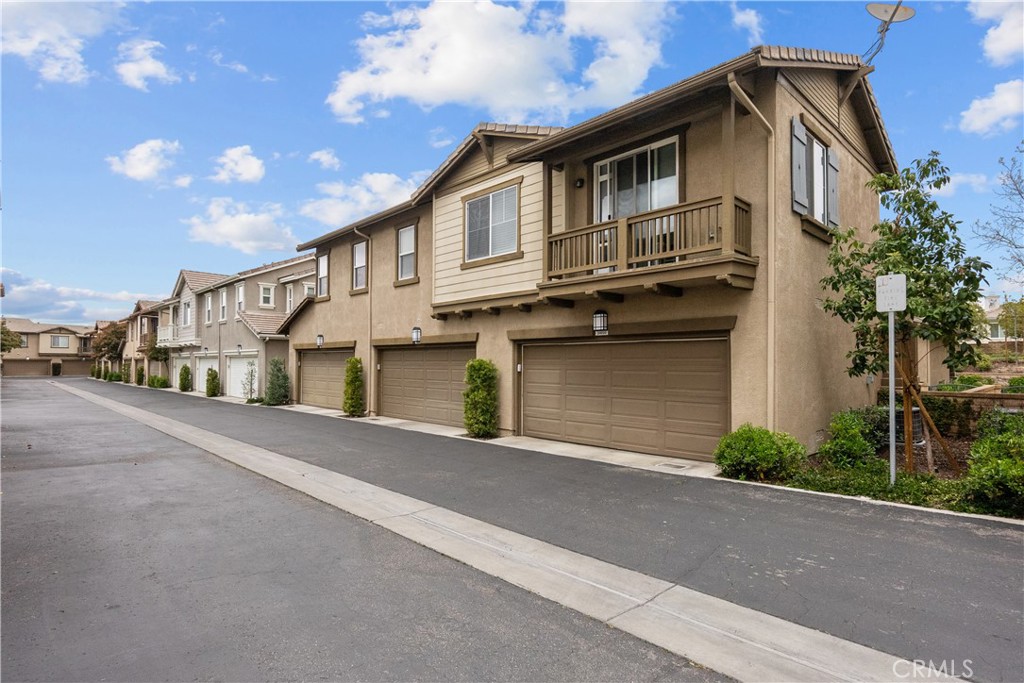 24020 Cottage Circle Drive, Valencia, CA 91354