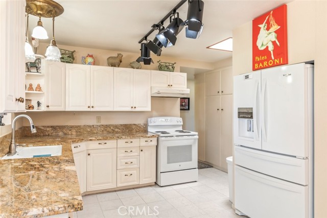 Detail Gallery Image 13 of 42 For 451 Palomar, Hemet,  CA 92543 - 2 Beds | 2 Baths