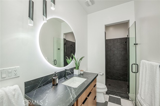 Detail Gallery Image 35 of 74 For 1190 E Turnberry Ave, Fresno,  CA 93730 - 5 Beds | 4/1 Baths