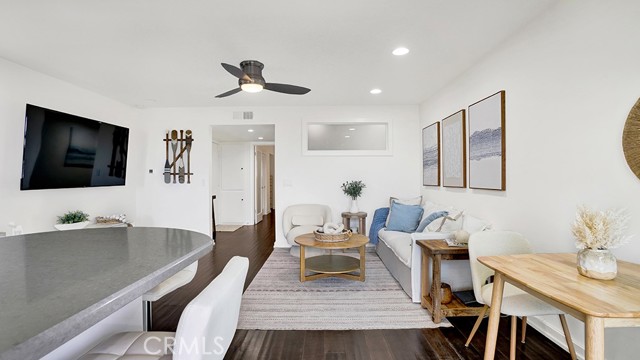 1202 N Pacific Street, Oceanside CA: https://media.crmls.org/medias/79dc0eed-bb88-4bf0-9f9e-f2998663700f.jpg