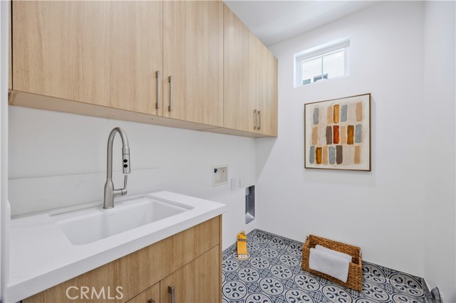 2420 Ives Lane, Redondo Beach, California 90278, 4 Bedrooms Bedrooms, ,3 BathroomsBathrooms,Residential,For Sale,Ives,SB25133825
