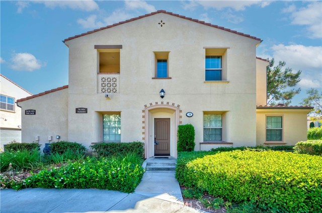 78 Talisman, Irvine CA: https://media.crmls.org/medias/79dc309a-df81-4684-bb0a-9180ea330d35.jpg
