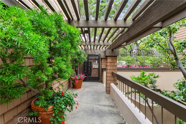 Detail Gallery Image 24 of 27 For 2 Canyon Island Dr #22,  Newport Beach,  CA 92660 - 2 Beds | 2 Baths