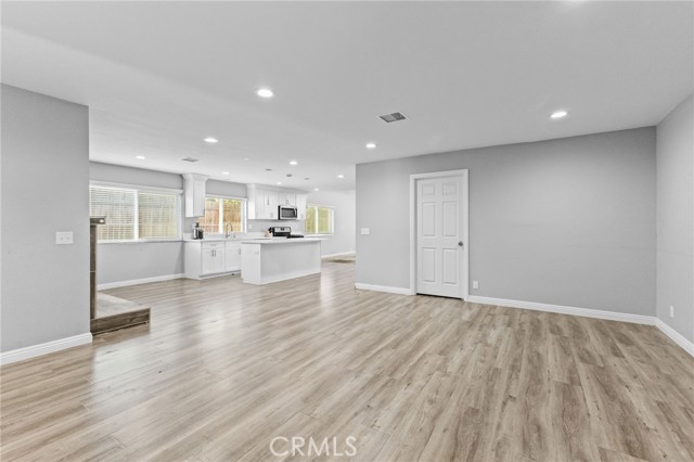 Detail Gallery Image 3 of 34 For 15814 Fresno St, Victorville,  CA 92395 - 4 Beds | 3 Baths