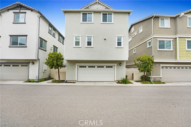 9126 Foster Lane, Chatsworth CA: https://media.crmls.org/medias/79dd996f-c598-45b6-951e-7851296ceadf.jpg