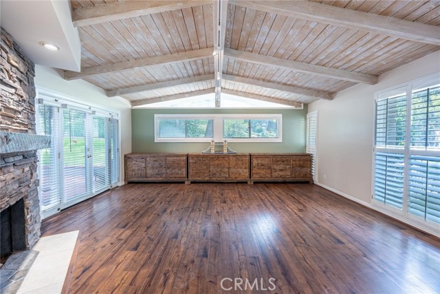 24208 Heritage Lane, Newhall CA: https://media.crmls.org/medias/79de0e89-aeb5-4603-93ab-0b4f4d8f2ff9.jpg