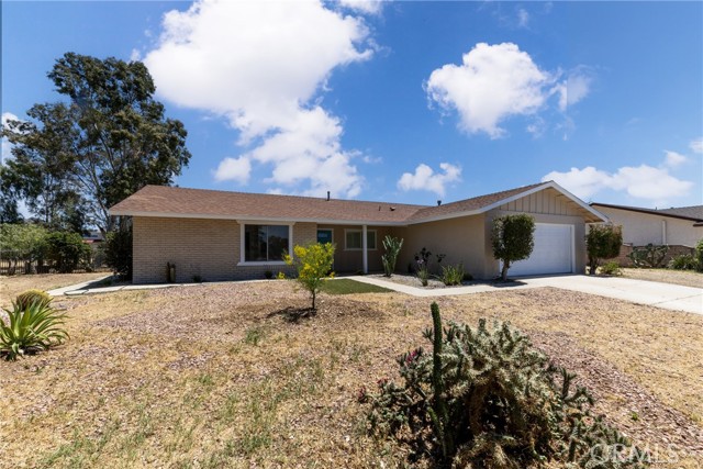 Detail Gallery Image 2 of 42 For 4850 Eclipse Ave, Jurupa Valley,  CA 91752 - 4 Beds | 2 Baths