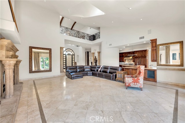 Detail Gallery Image 12 of 70 For 22166 W San Joaquin Dr, Canyon Lake,  CA 92587 - 5 Beds | 4/1 Baths