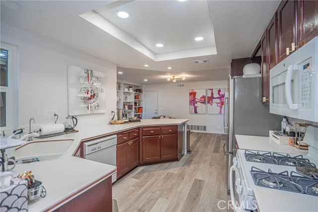 Detail Gallery Image 34 of 74 For 6117 E Garnet Cir, Anaheim Hills,  CA 92807 - 3 Beds | 3 Baths