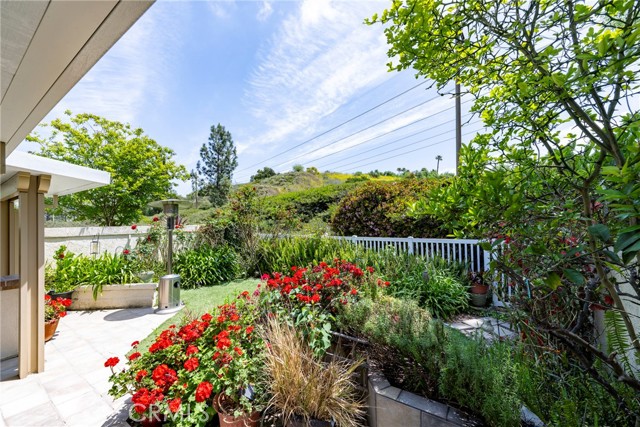 Detail Gallery Image 34 of 37 For 6060 East Summit Court, Anaheim Hills,  CA 92807 - 3 Beds | 2/1 Baths