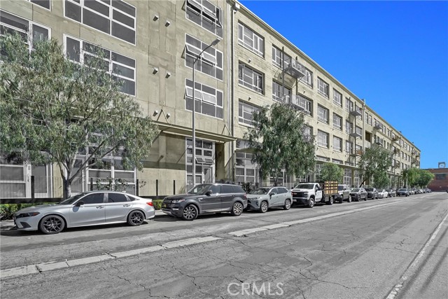 Detail Gallery Image 2 of 56 For 530 S Hewitt St #146,  Los Angeles,  CA 90013 - 2 Beds | 2 Baths