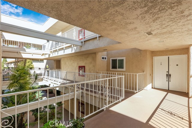 2386 Via Mariposa W, Laguna Woods CA: https://media.crmls.org/medias/79e160d3-abef-43cf-97cd-1b31099c7d37.jpg