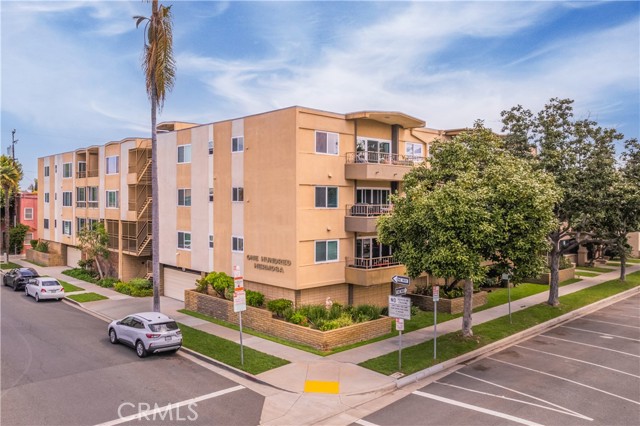 Detail Gallery Image 3 of 46 For 100 Hermosa Ave 2c,  Long Beach,  CA 90802 - 2 Beds | 2 Baths