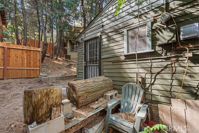 650 Rose Hill, Crestline, CA 92325