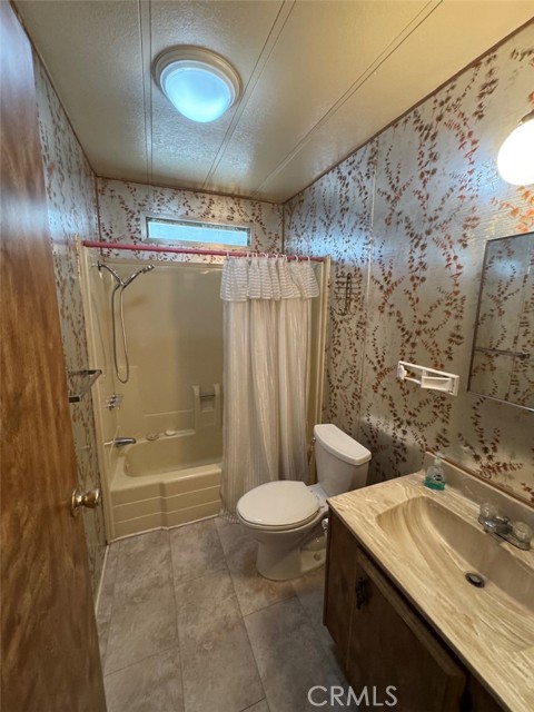 15181 Van Buren Boulevard, Riverside CA: https://media.crmls.org/medias/79e20bf4-c612-4b8e-9b61-7f42c2844914.jpg