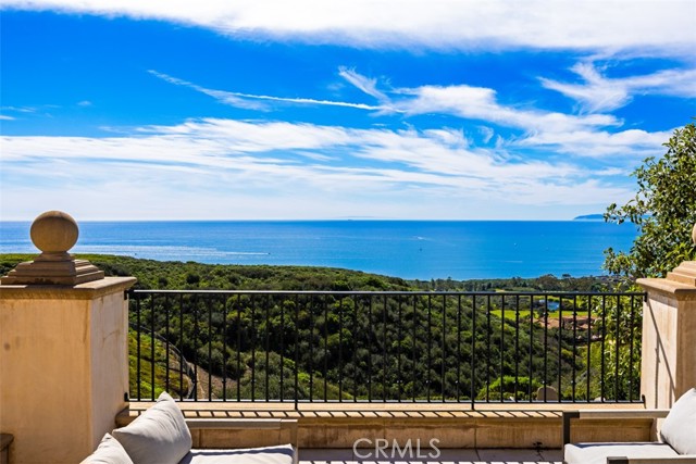 50 Pelican Crest, Newport Coast CA: https://media.crmls.org/medias/79e24697-5d25-4787-ab92-b88f302b018b.jpg