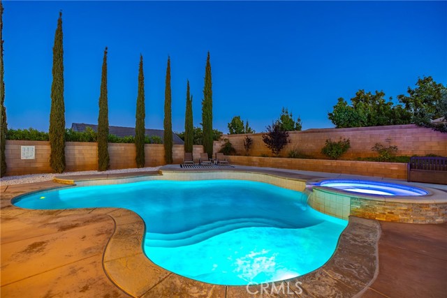 Detail Gallery Image 7 of 58 For 5558 Bienveneda Ter, Palmdale,  CA 93551 - 5 Beds | 3 Baths