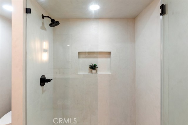 Detail Gallery Image 19 of 64 For 5166 Marmol Dr, Woodland Hills,  CA 91364 - 3 Beds | 3 Baths