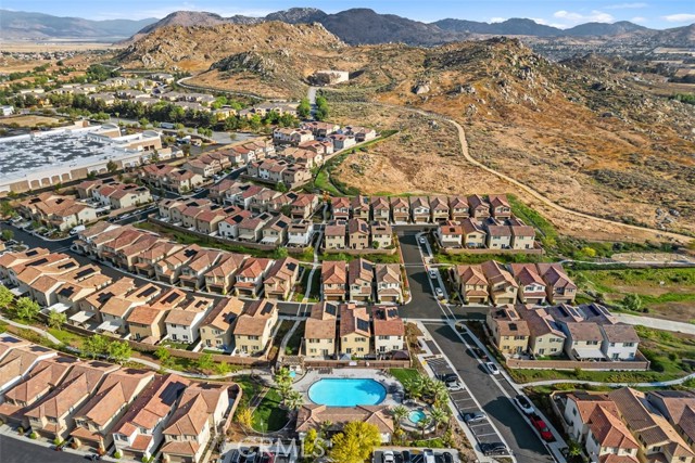 Detail Gallery Image 7 of 54 For 27482 Basalt, Moreno Valley,  CA 92555 - 4 Beds | 2/1 Baths