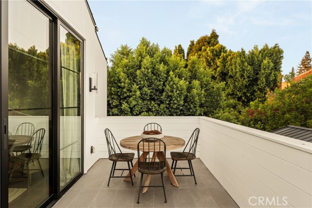 Detail Gallery Image 32 of 41 For 4930 Edgerton Ave, Encino,  CA 91436 - 5 Beds | 5/1 Baths