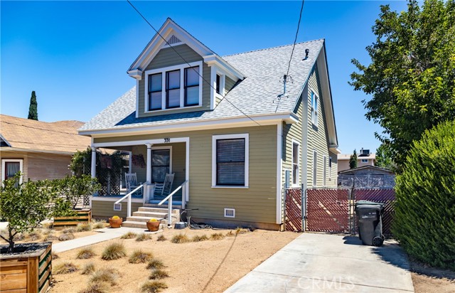 331 Nordina Street, Redlands CA: https://media.crmls.org/medias/79e4c944-458a-45d9-acaa-729b60f64b6e.jpg