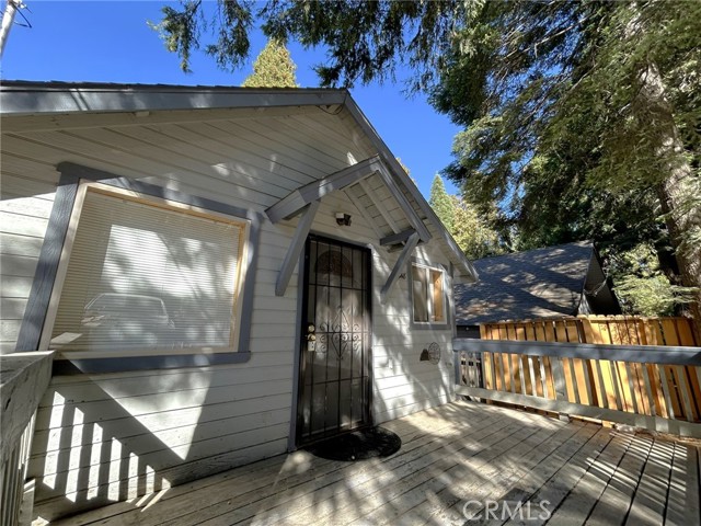 Detail Gallery Image 3 of 16 For 23348 S Village Ln, Crestline,  CA 92348 - 2 Beds | 1 Baths