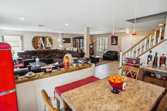 29720 Creekbed Road, Castaic CA: https://media.crmls.org/medias/79e57402-8f69-4491-baa7-3b870829cb04.jpg