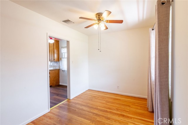 10935 Nassau Avenue, Sunland CA: https://media.crmls.org/medias/79e65ecd-a97e-4f93-a567-40662ab6b87f.jpg
