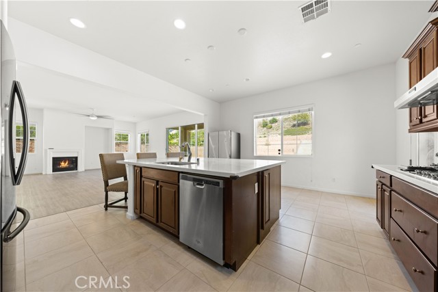 Detail Gallery Image 14 of 61 For 12170 Casper Ct, Rancho Cucamonga,  CA 91739 - 6 Beds | 5/1 Baths