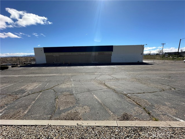 15095 7th Street, Victorville, California 92395, ,Commercial Sale,For Sale,15095 7th Street,CRIV24044327