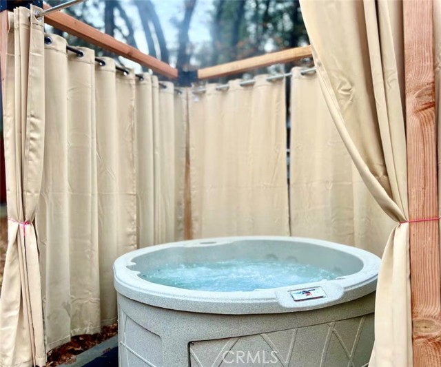 Detail Gallery Image 16 of 19 For 33064 Arrowbear, Running Springs,  CA 92382 - 1 Beds | 1 Baths