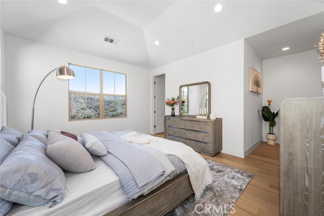 Detail Gallery Image 15 of 38 For 107 Somera, Irvine,  CA 92602 - 4 Beds | 3 Baths